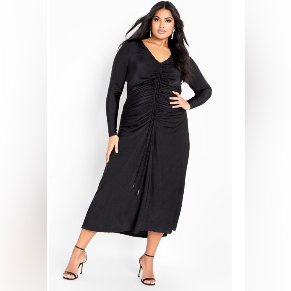 City chic Aviah dress 18W new in package. Black